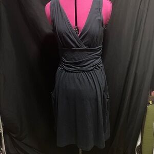 EUC Athleta Sleeveless Lightweight Tank with pockets dress M